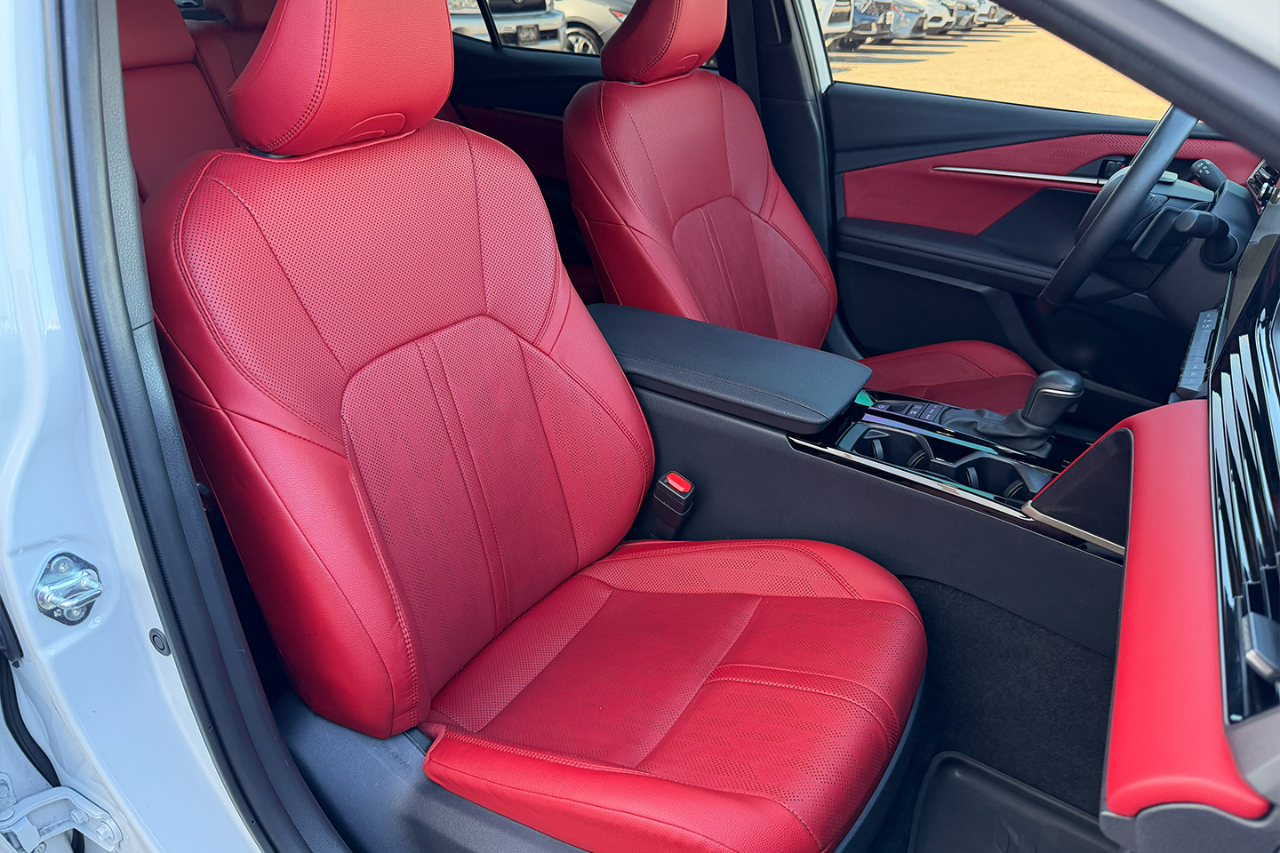 Toyota Camry Hybrid XSE 2025