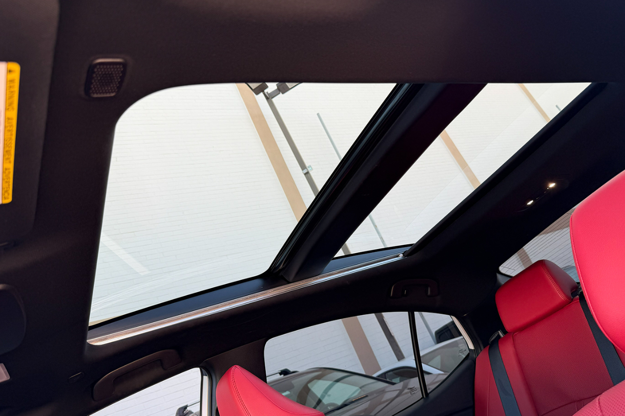 Toyota Camry Hybrid XSE 2025