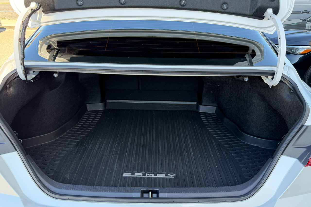 Toyota Camry Hybrid XSE 2025