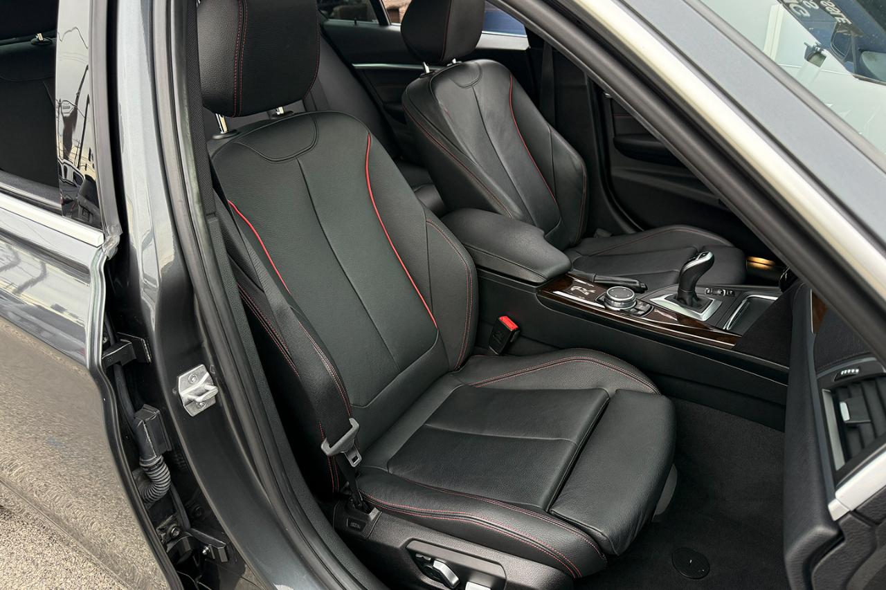 BMW 3-Series 330i xDrive SULEV Sedan 2017