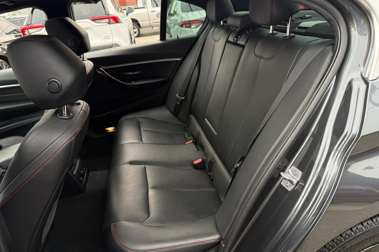 BMW 3-Series 330i xDrive SULEV Sedan 2017