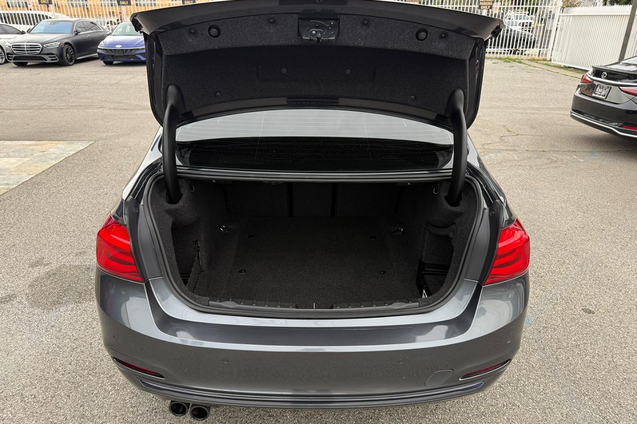 BMW 3-Series 330i xDrive SULEV Sedan 2017