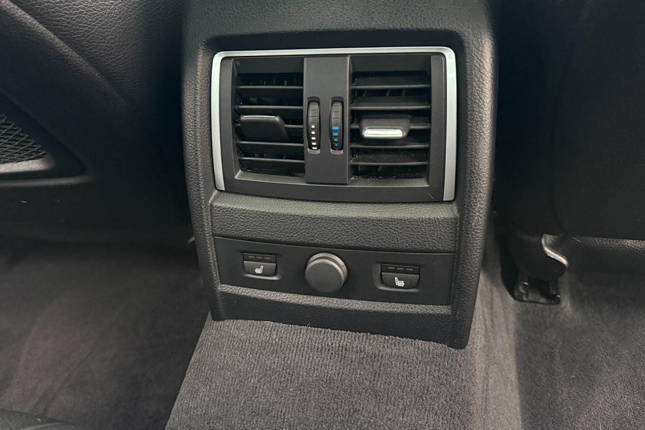 BMW 3-Series 330i xDrive SULEV Sedan 2017