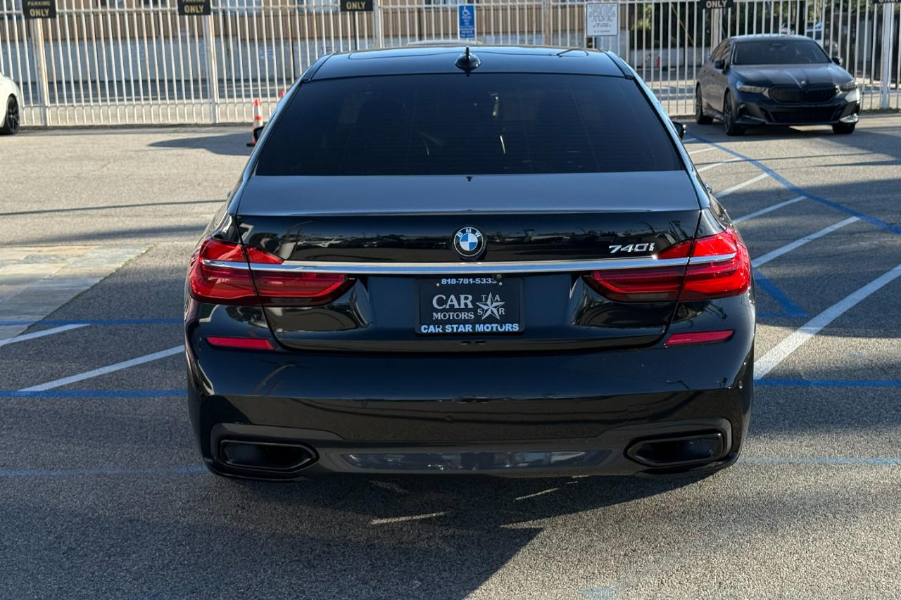 BMW 7-Series 740i 2019