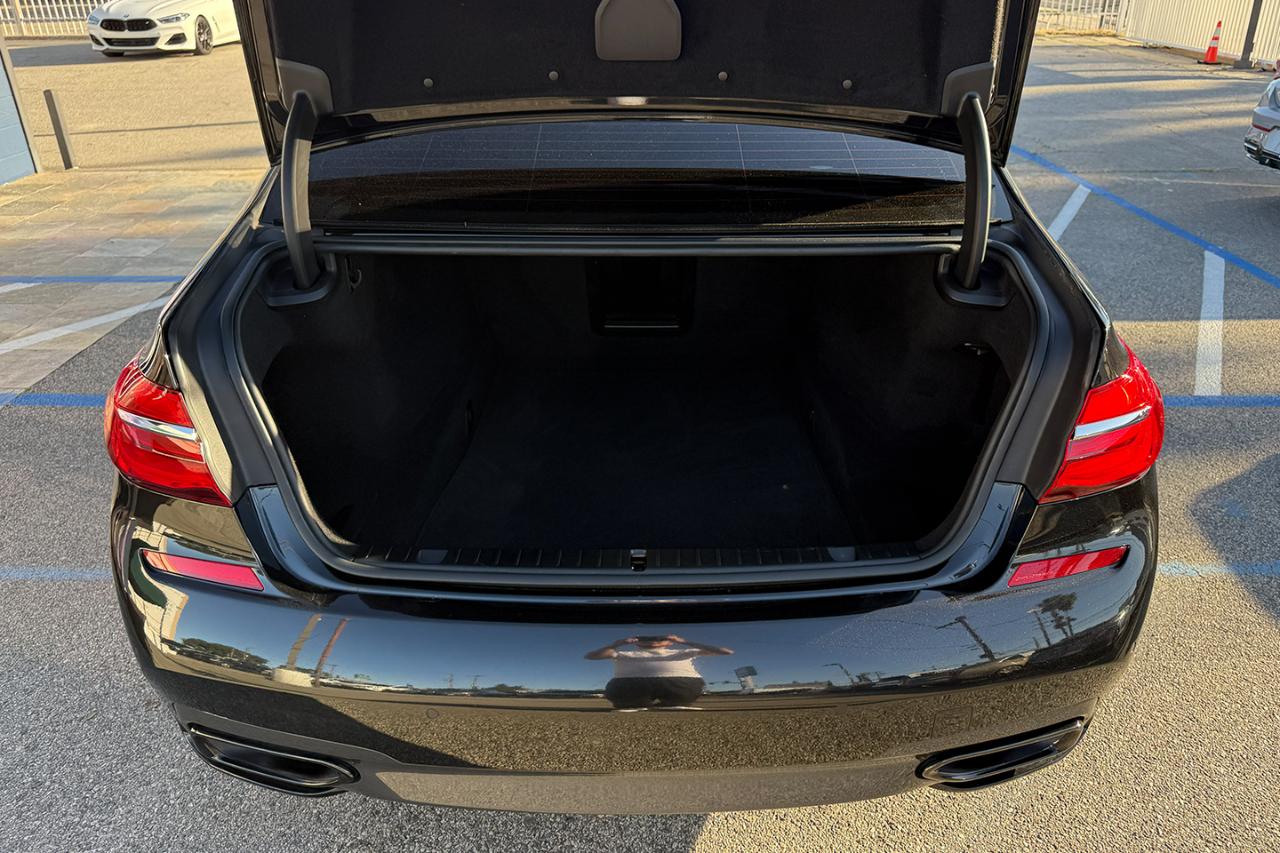 BMW 7-Series 740i 2019