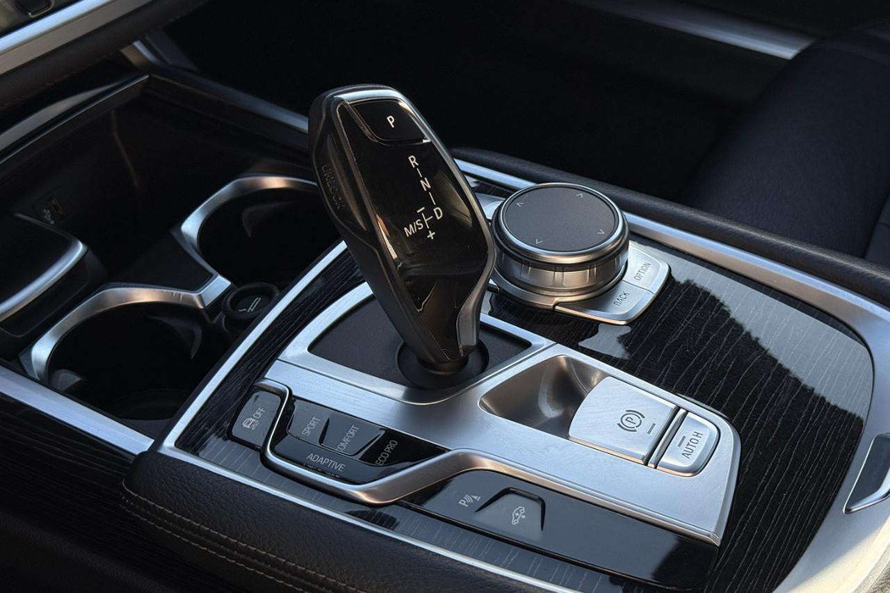 BMW 7-Series 740i 2019