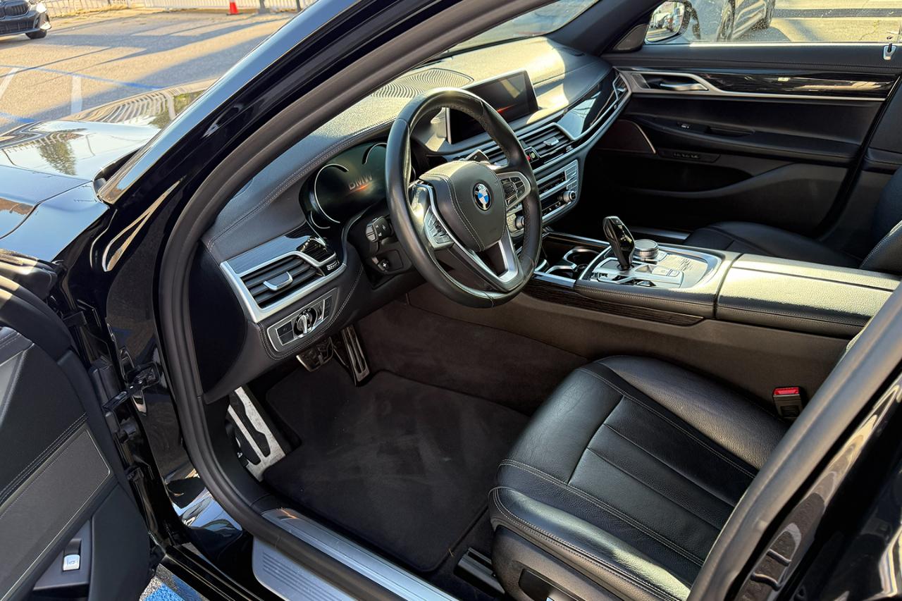 BMW 7-Series 740i 2019