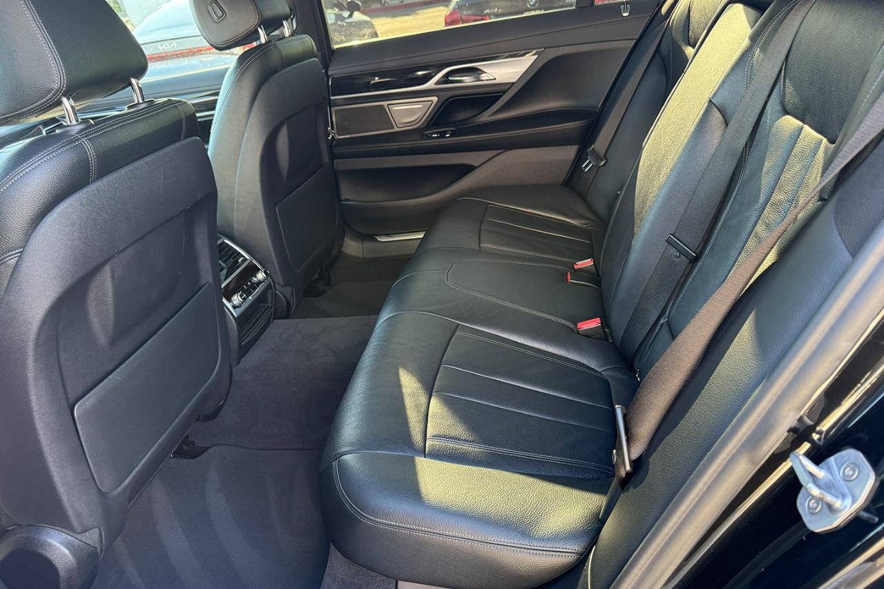 BMW 7-Series 740i 2019