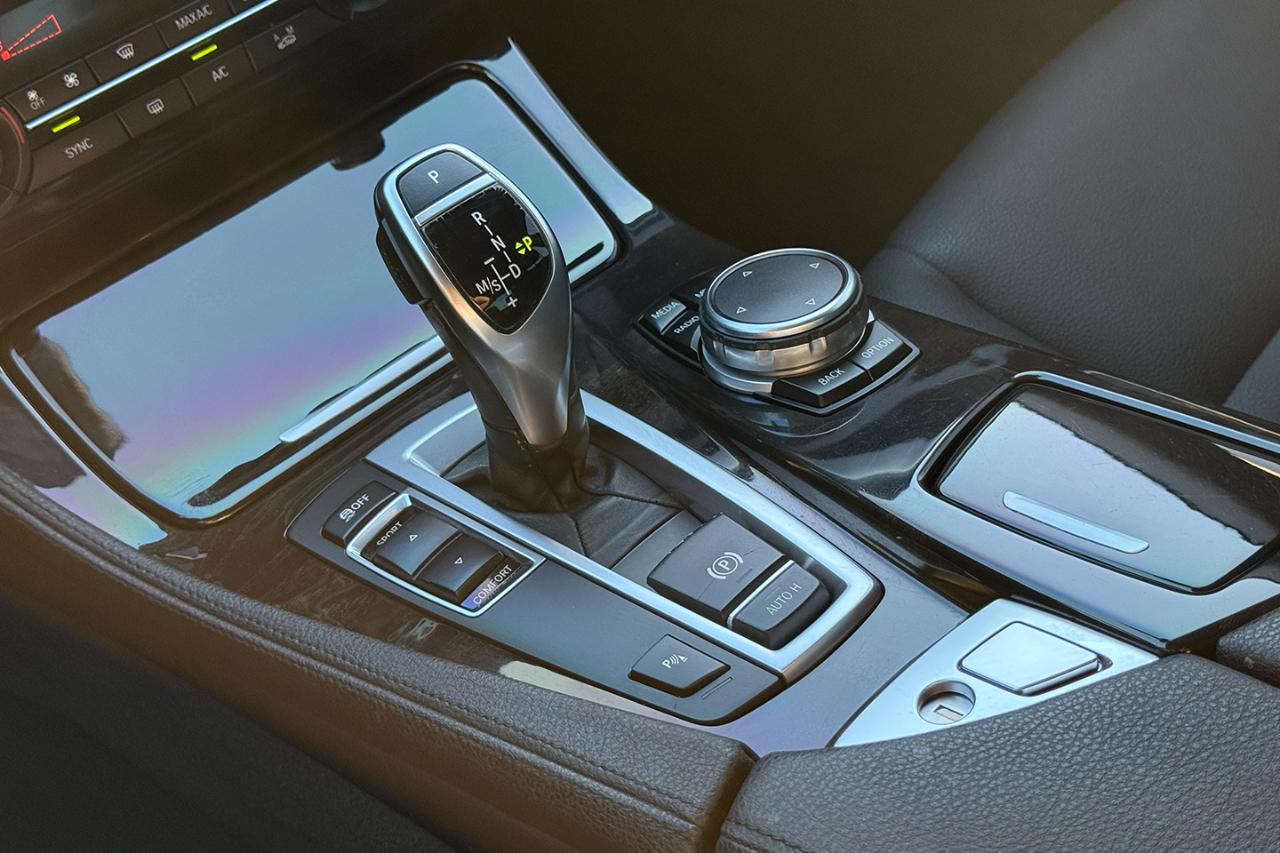 BMW 5-Series 528i 2016