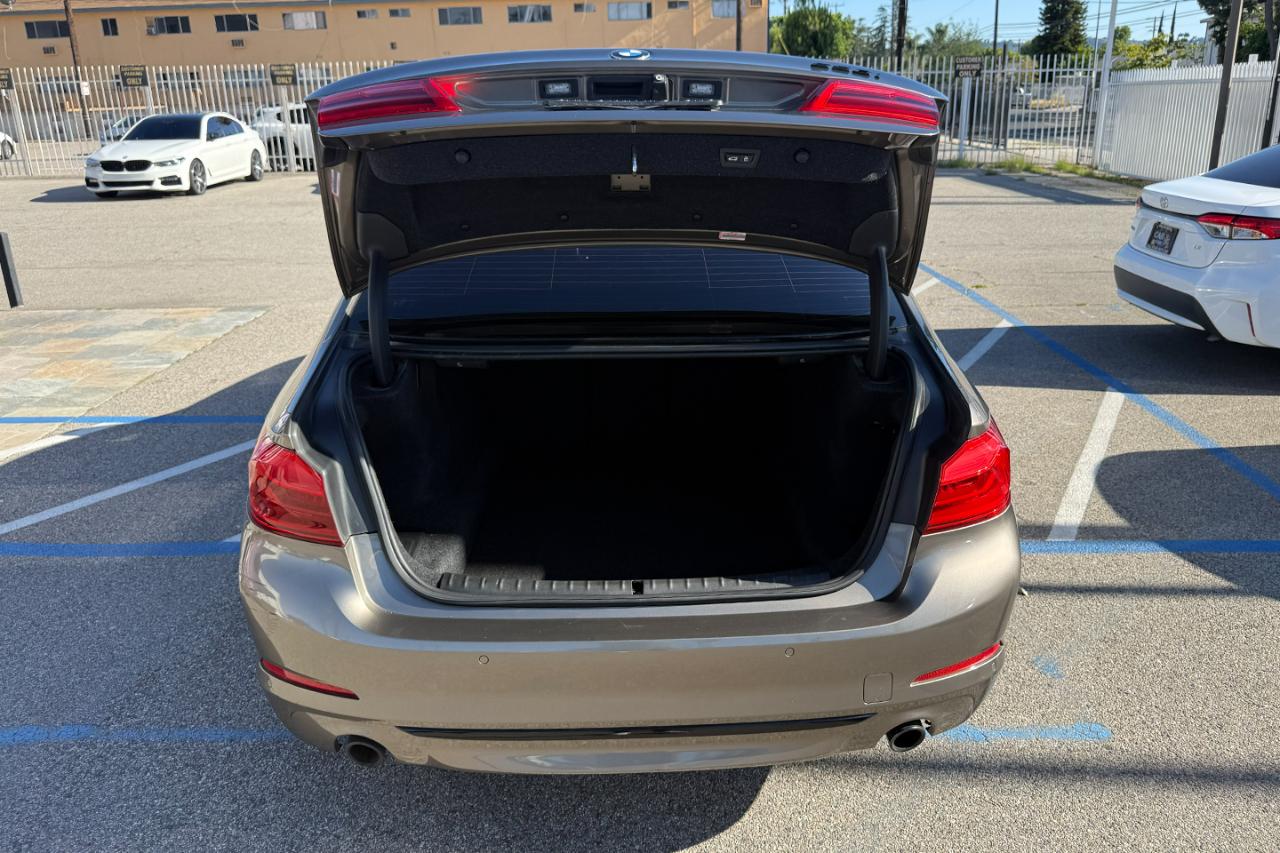BMW 5-Series 530i 2018