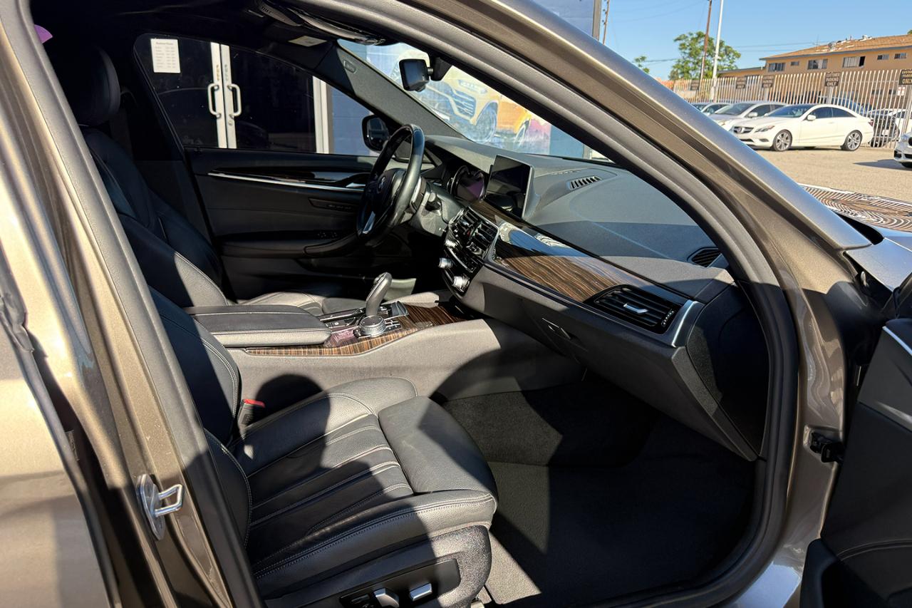 BMW 5-Series 530i 2018