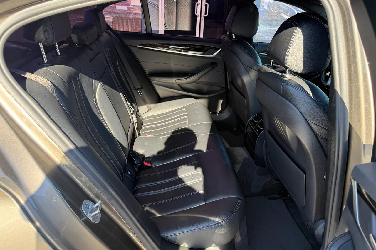 BMW 5-Series 530i 2018