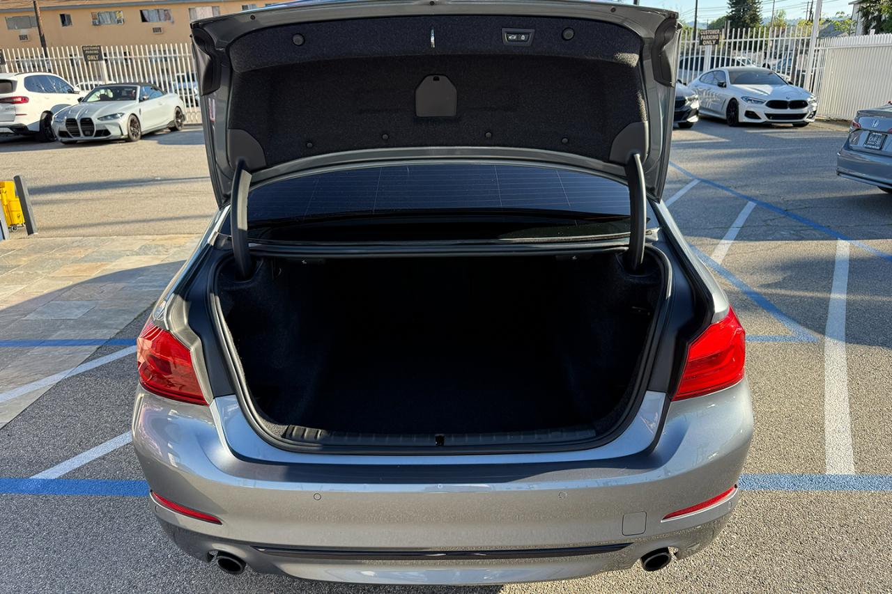 BMW 5-Series 530i 2019