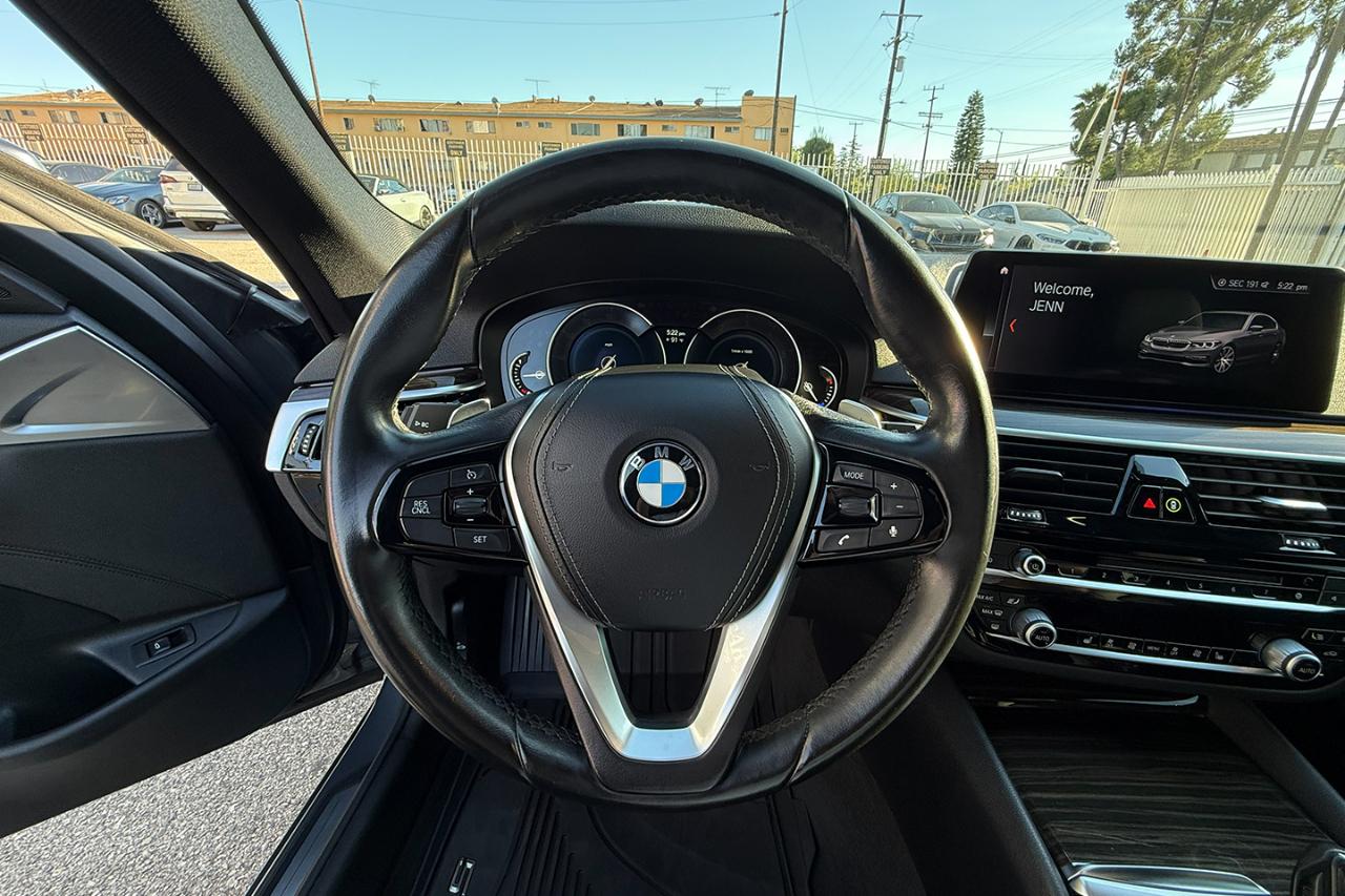 BMW 5-Series 530i 2019