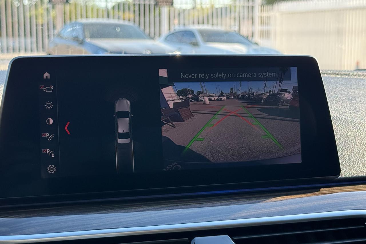 BMW 5-Series 530i 2019