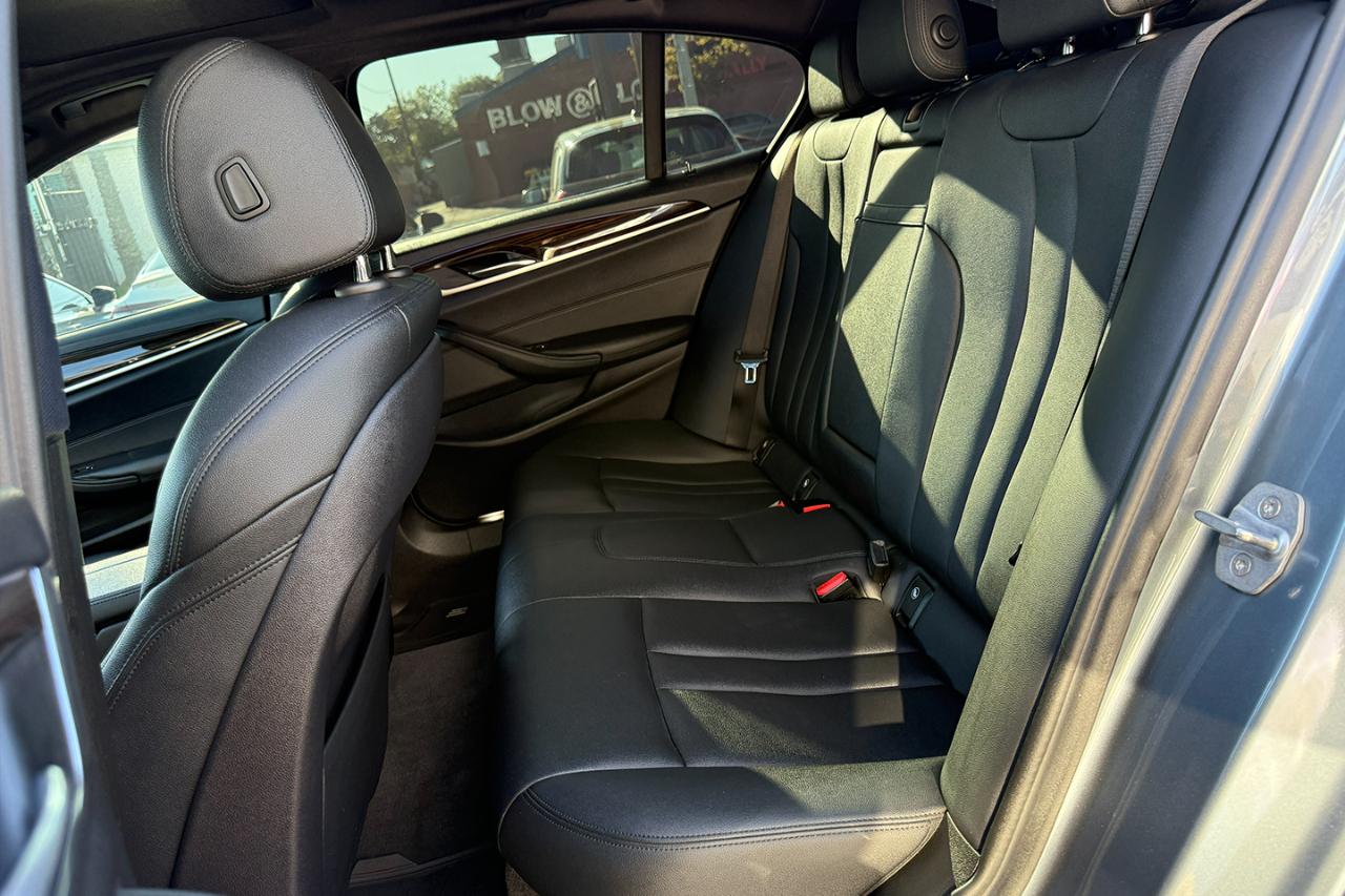 BMW 5-Series 530i 2019