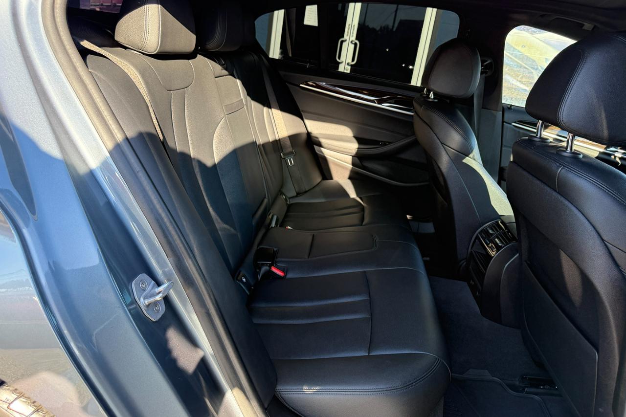BMW 5-Series 530i 2019