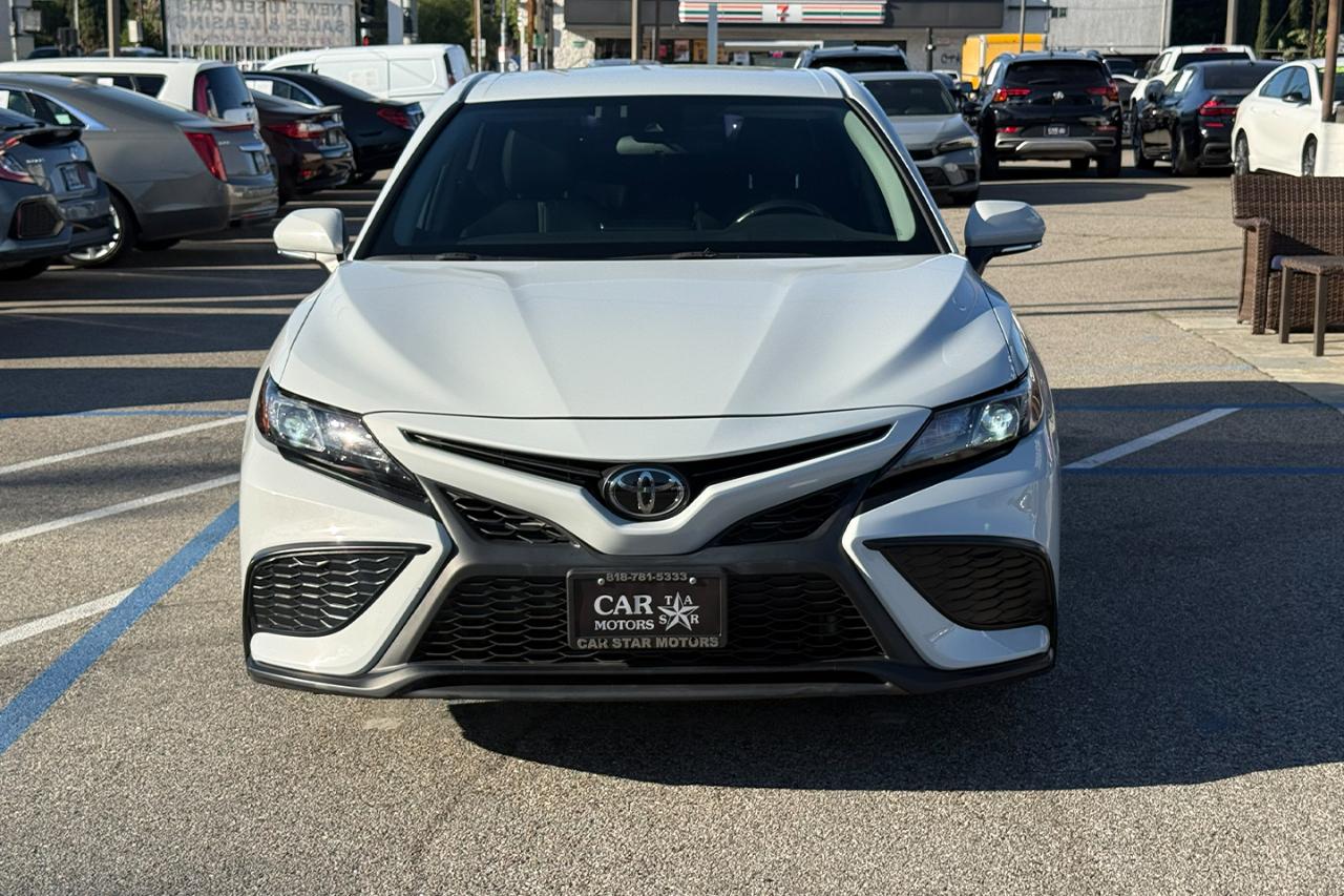 Toyota Camry SE 2023