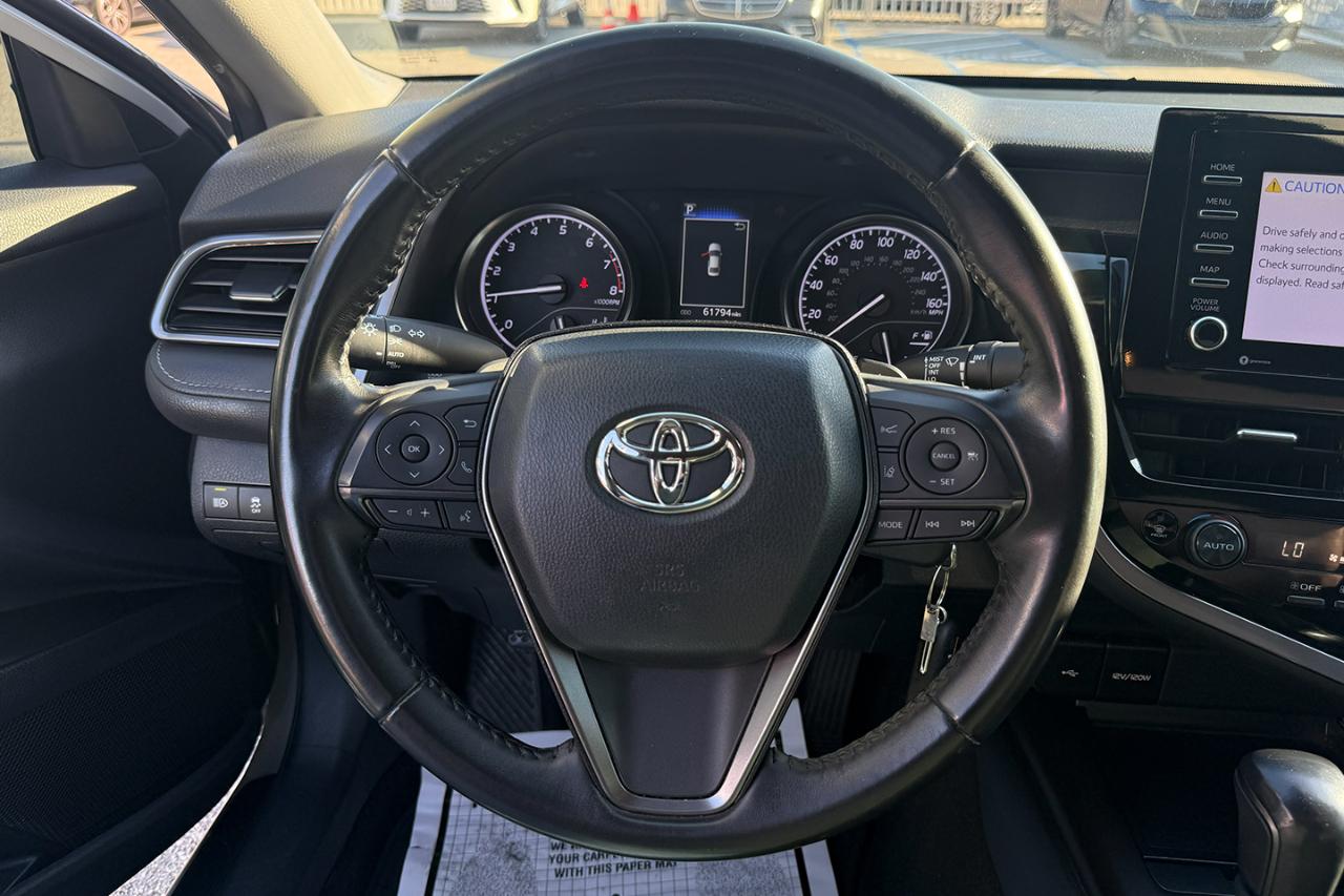 Toyota Camry SE 2023