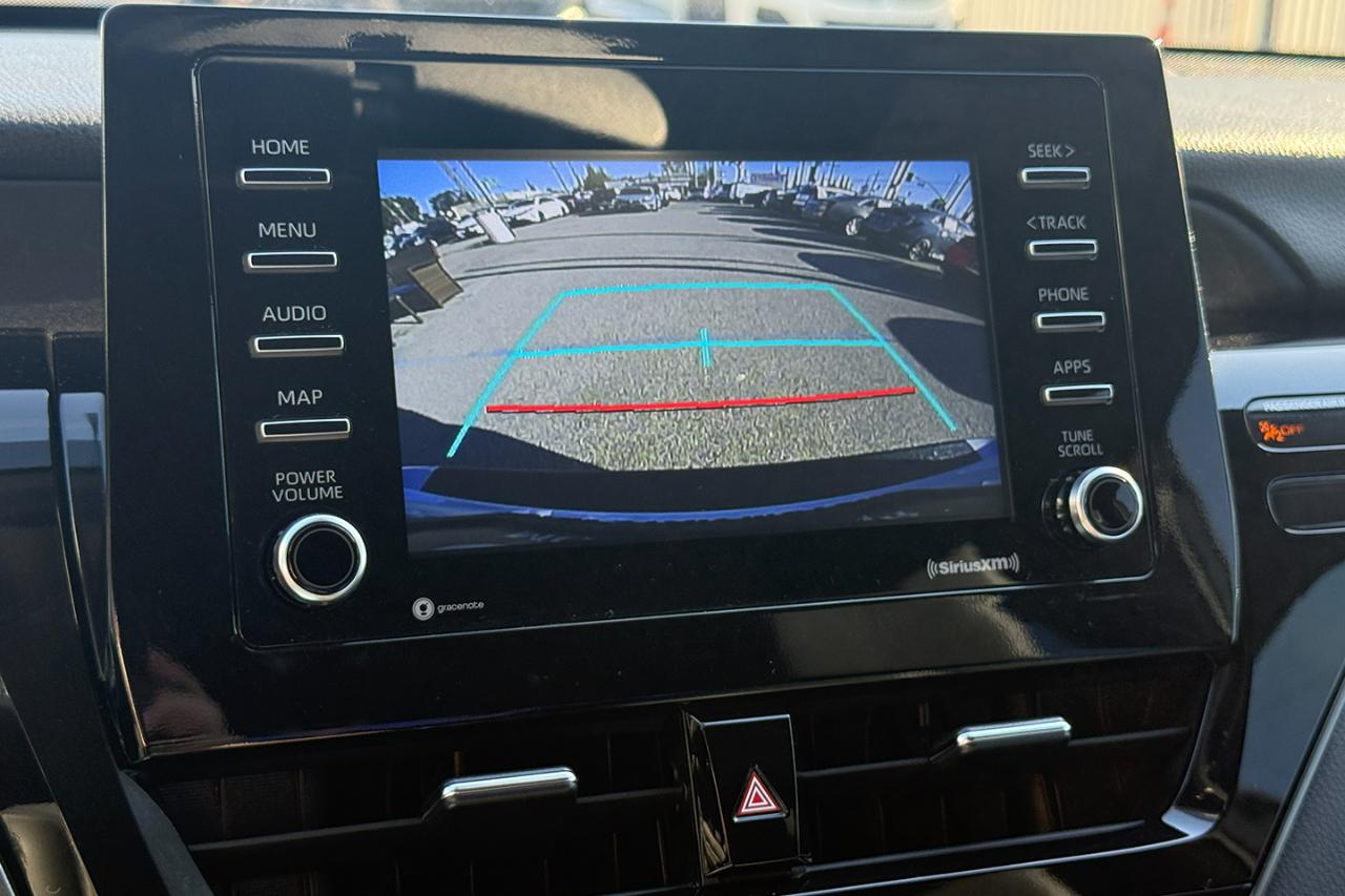 Toyota Camry SE 2023