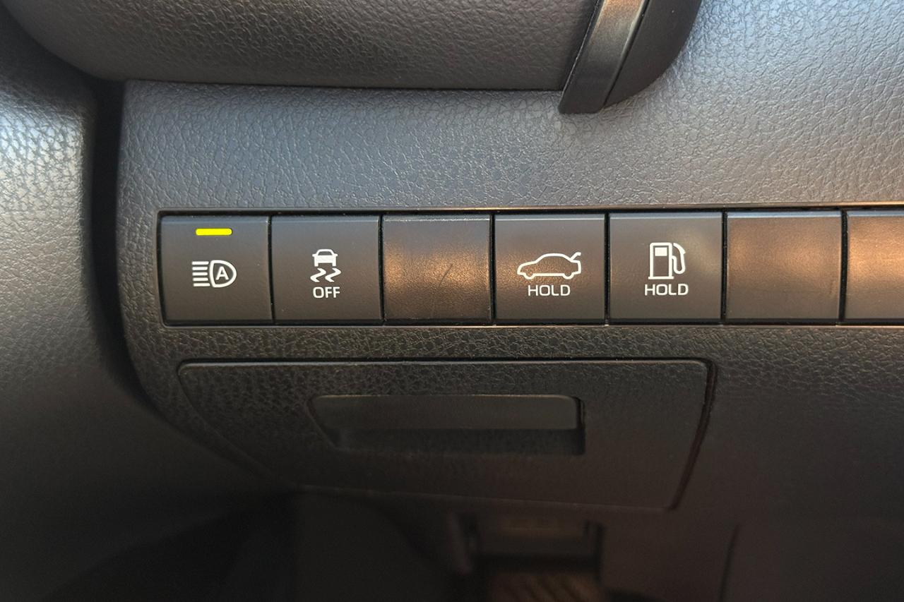 Toyota Camry SE 2023