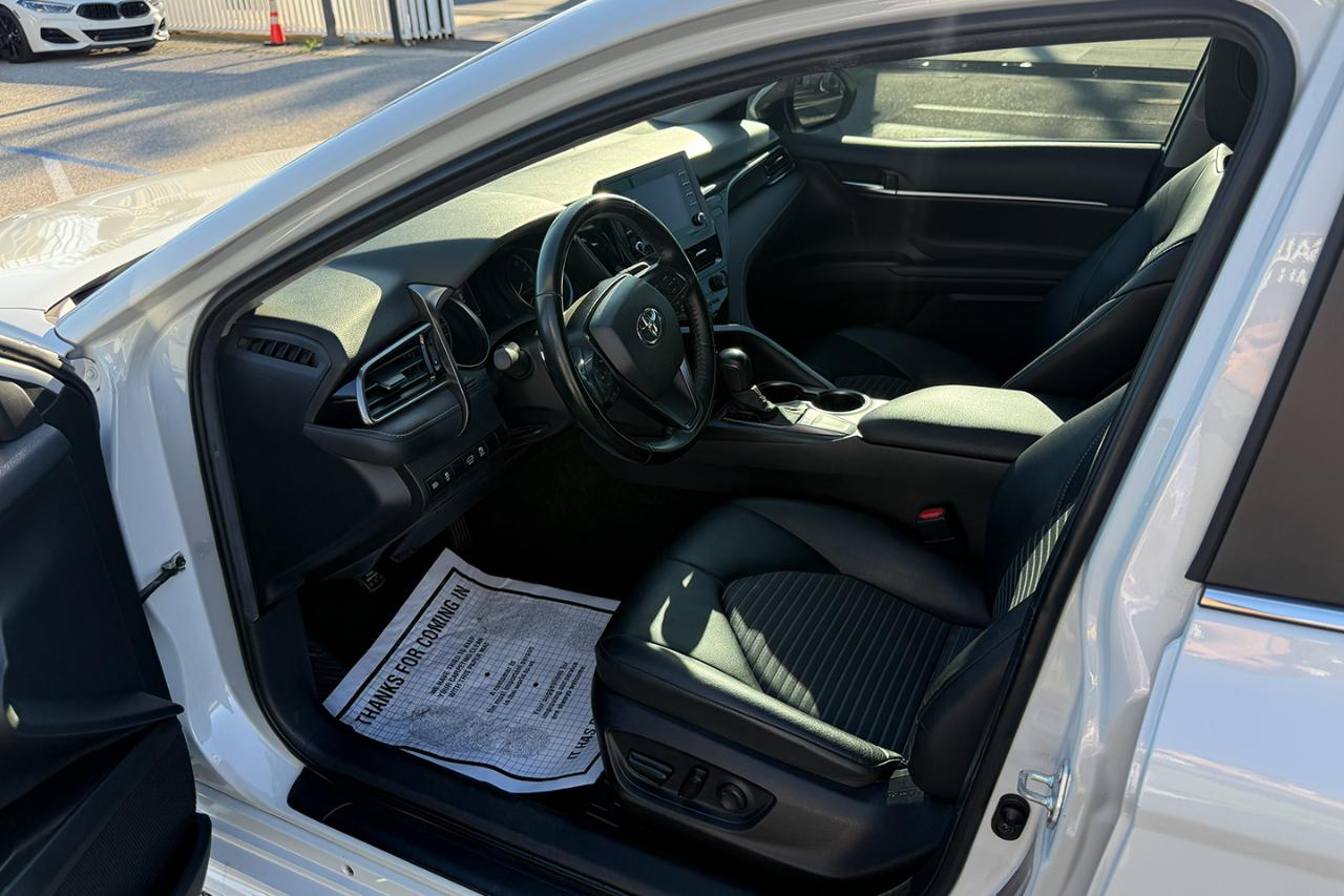 Toyota Camry SE 2023