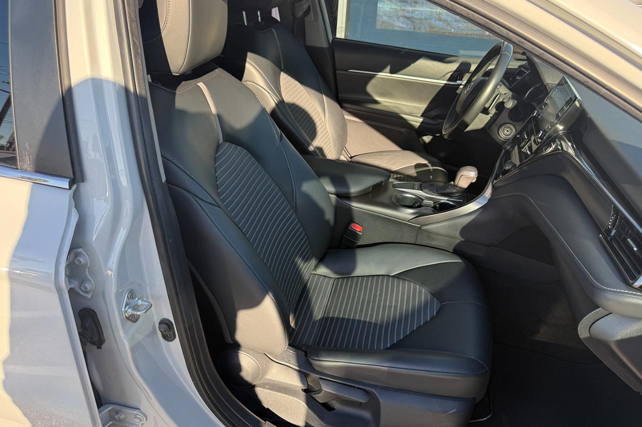 Toyota Camry SE 2023