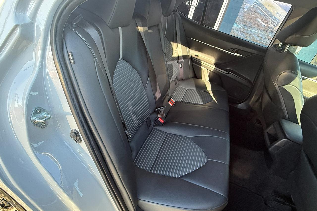 Toyota Camry SE 2023