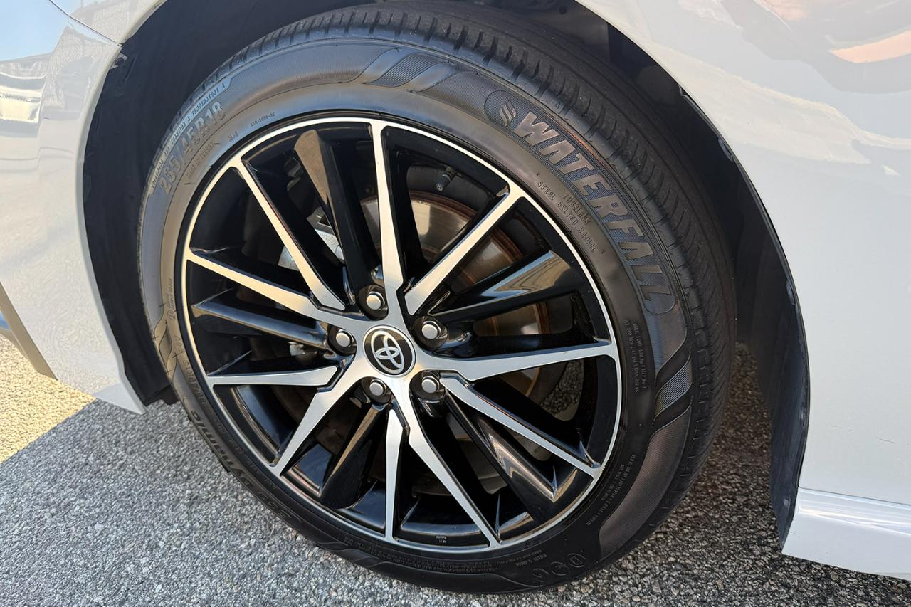 Toyota Camry SE 2023