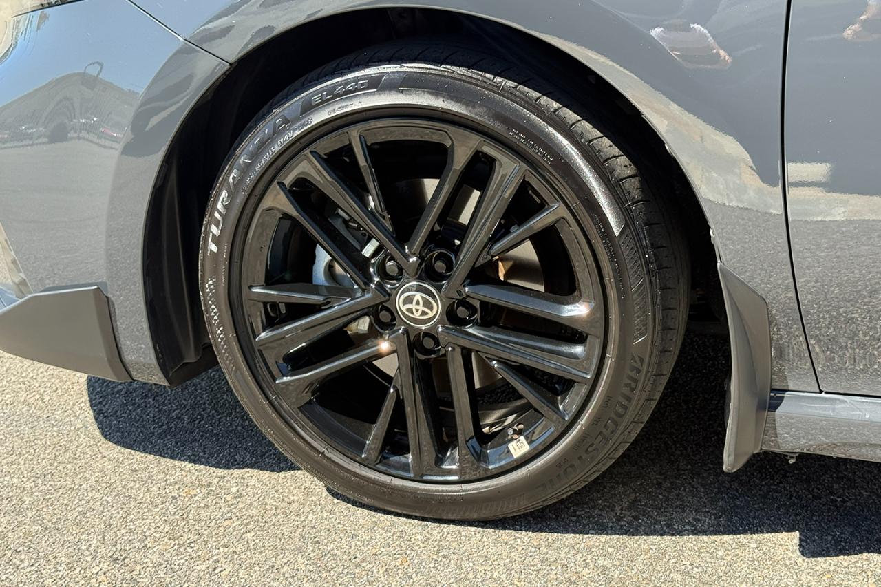 Toyota Camry Hybrid SE 2025