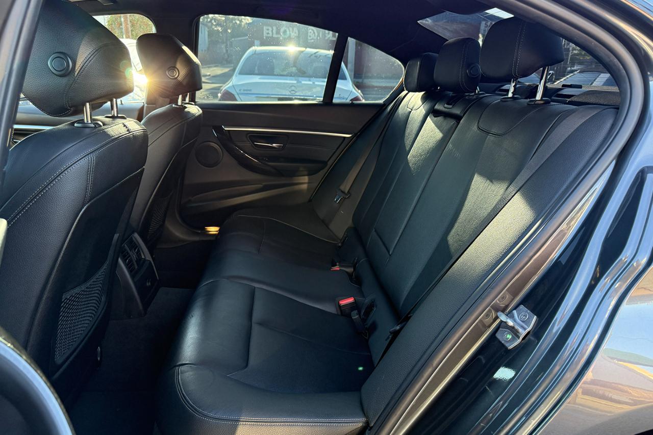 BMW 3-Series 330i SULEV Sedan 2018