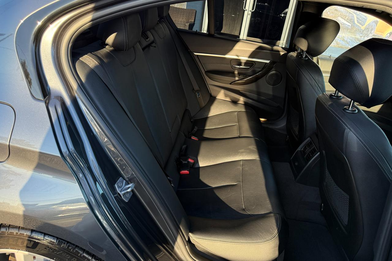 BMW 3-Series 330i SULEV Sedan 2018