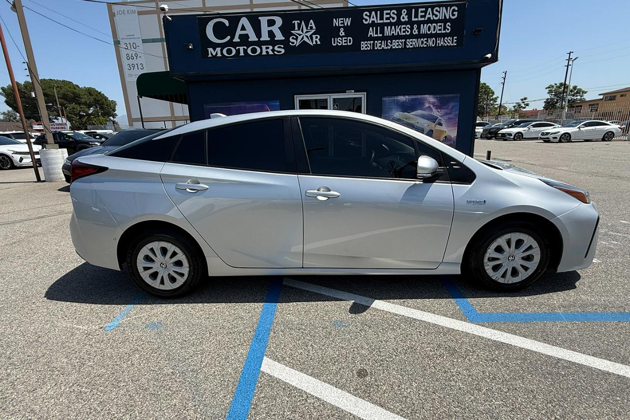 Toyota Prius LE 2022