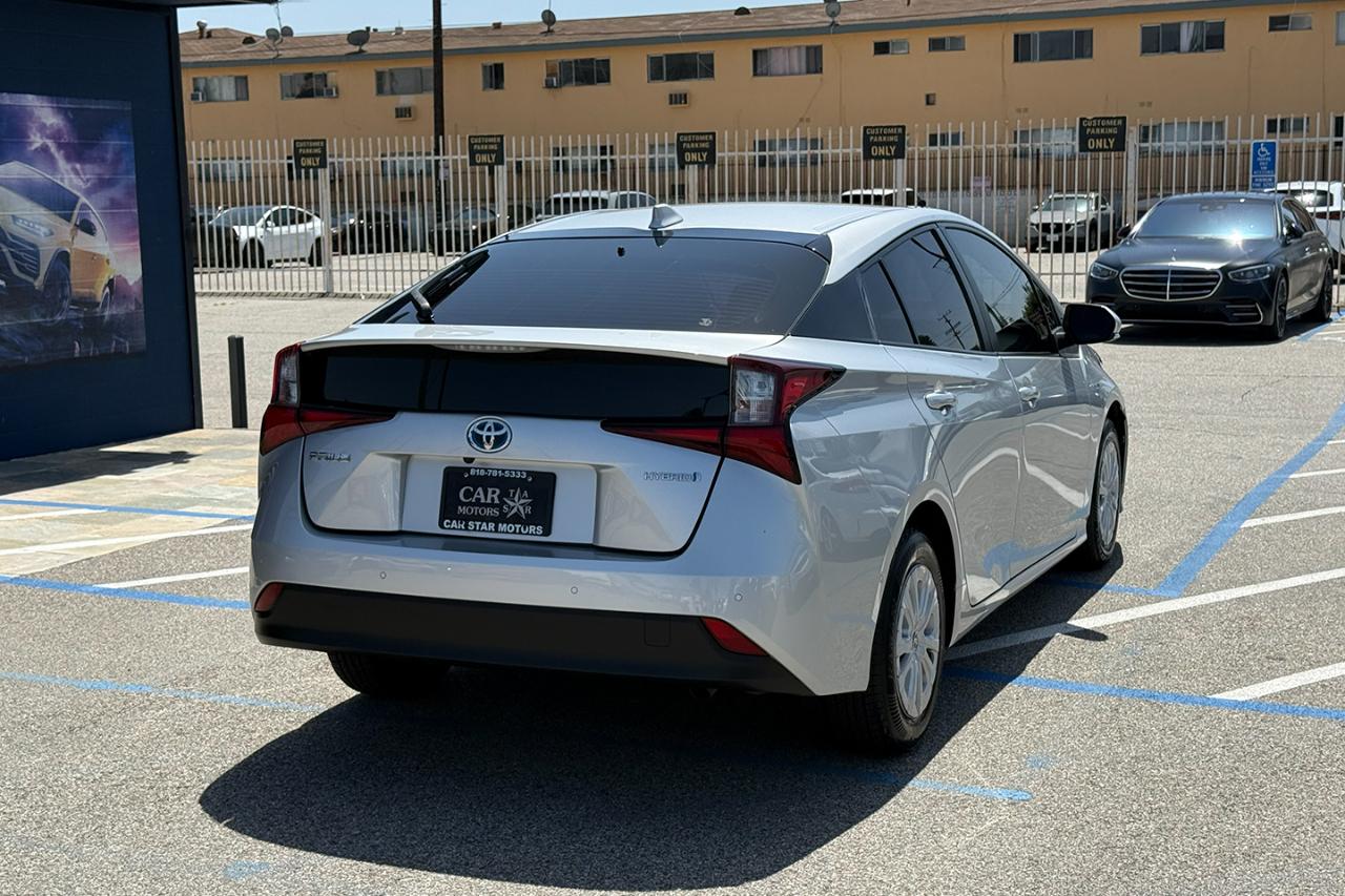 Toyota Prius LE 2022