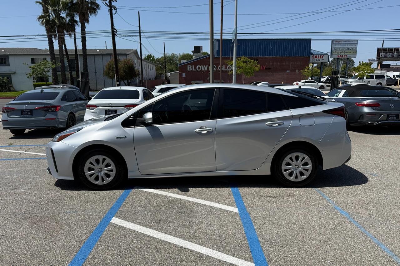 Toyota Prius LE 2022