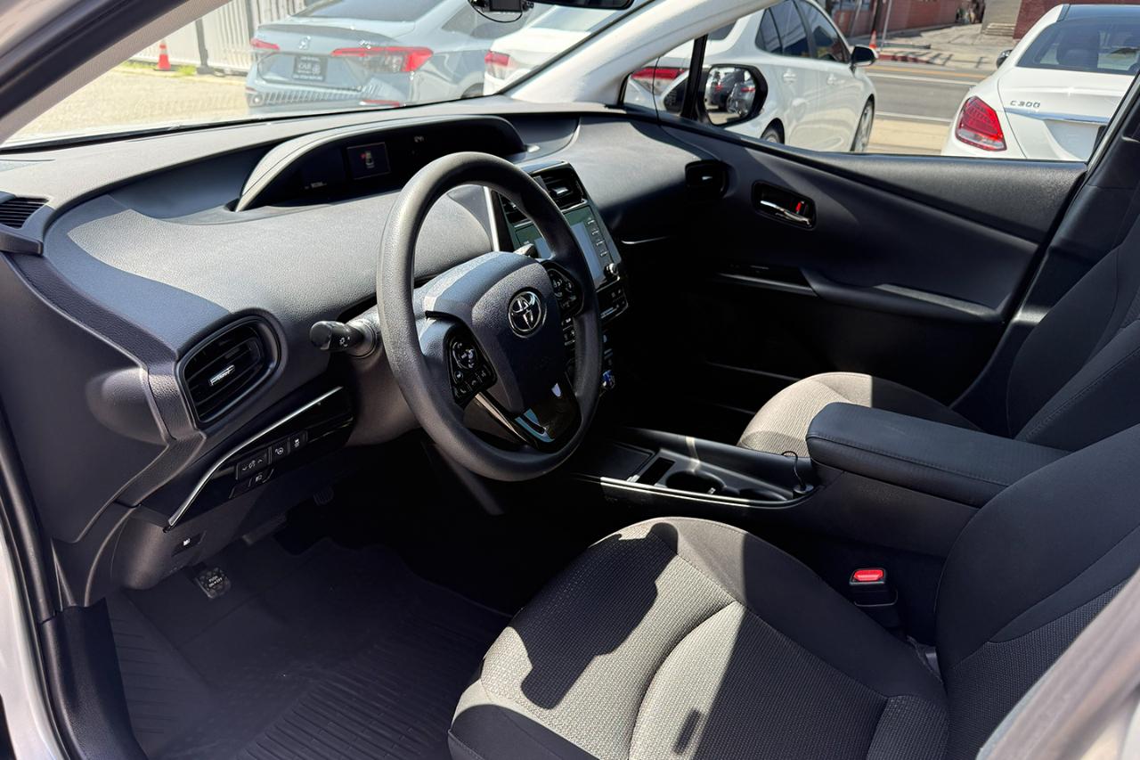 Toyota Prius LE 2022