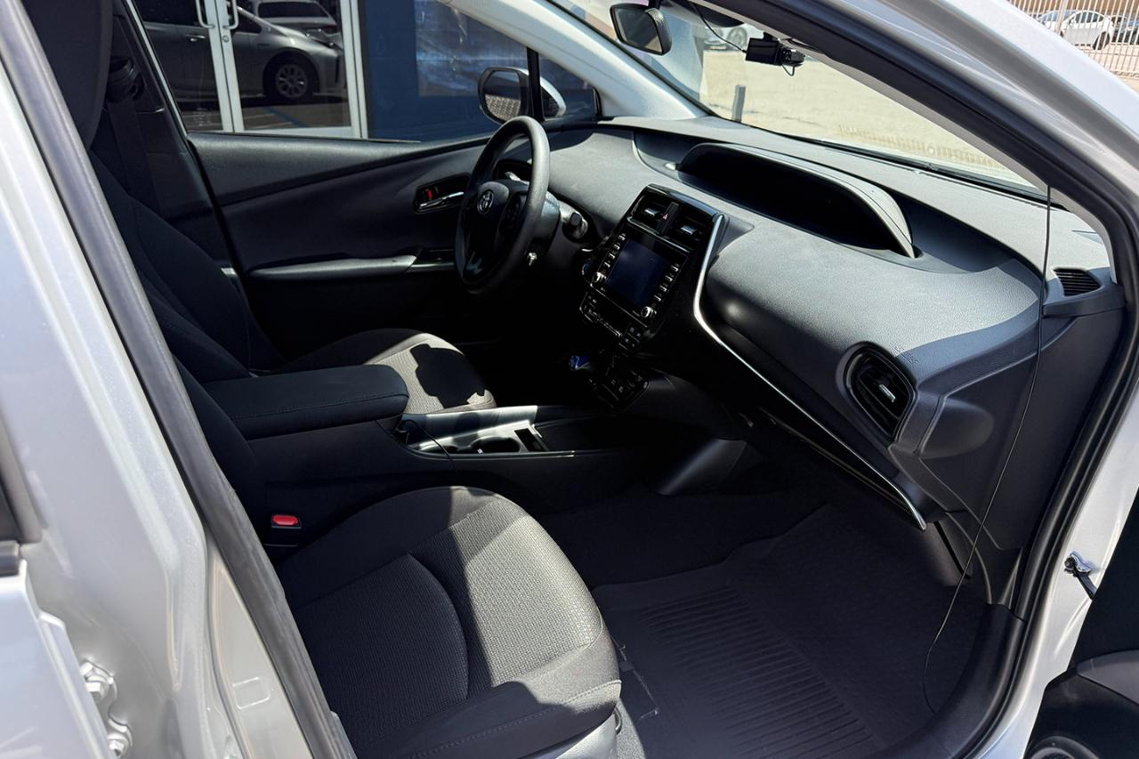 Toyota Prius LE 2022