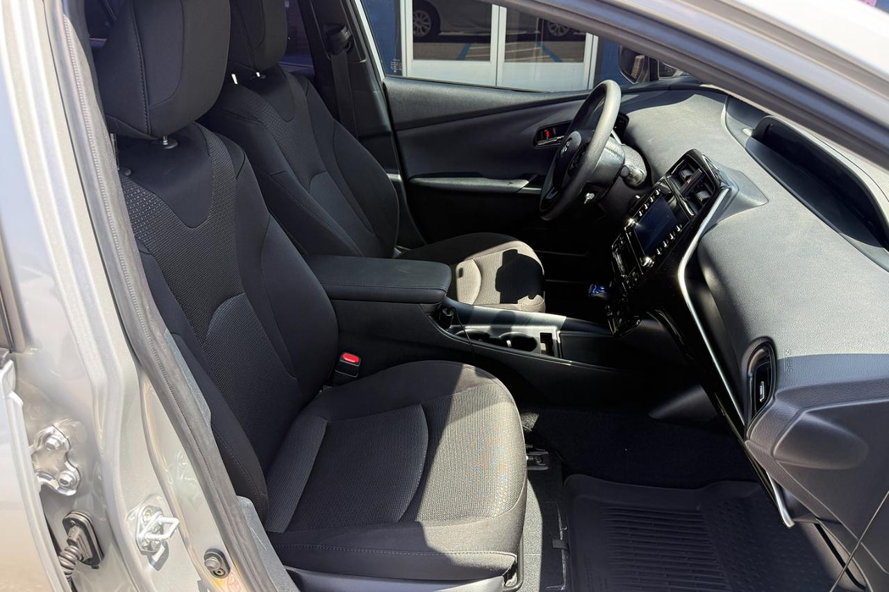 Toyota Prius LE 2022