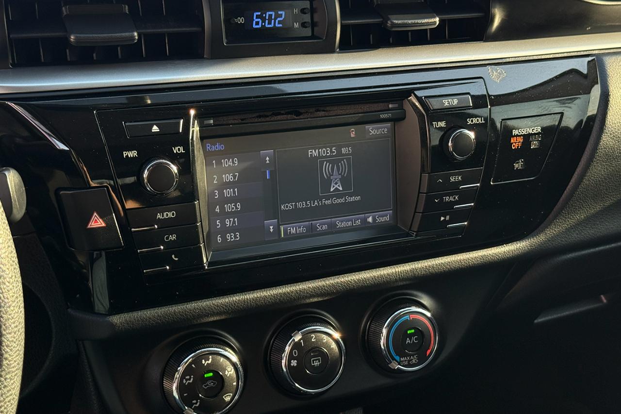 Toyota Corolla L 4-Speed AT 2016