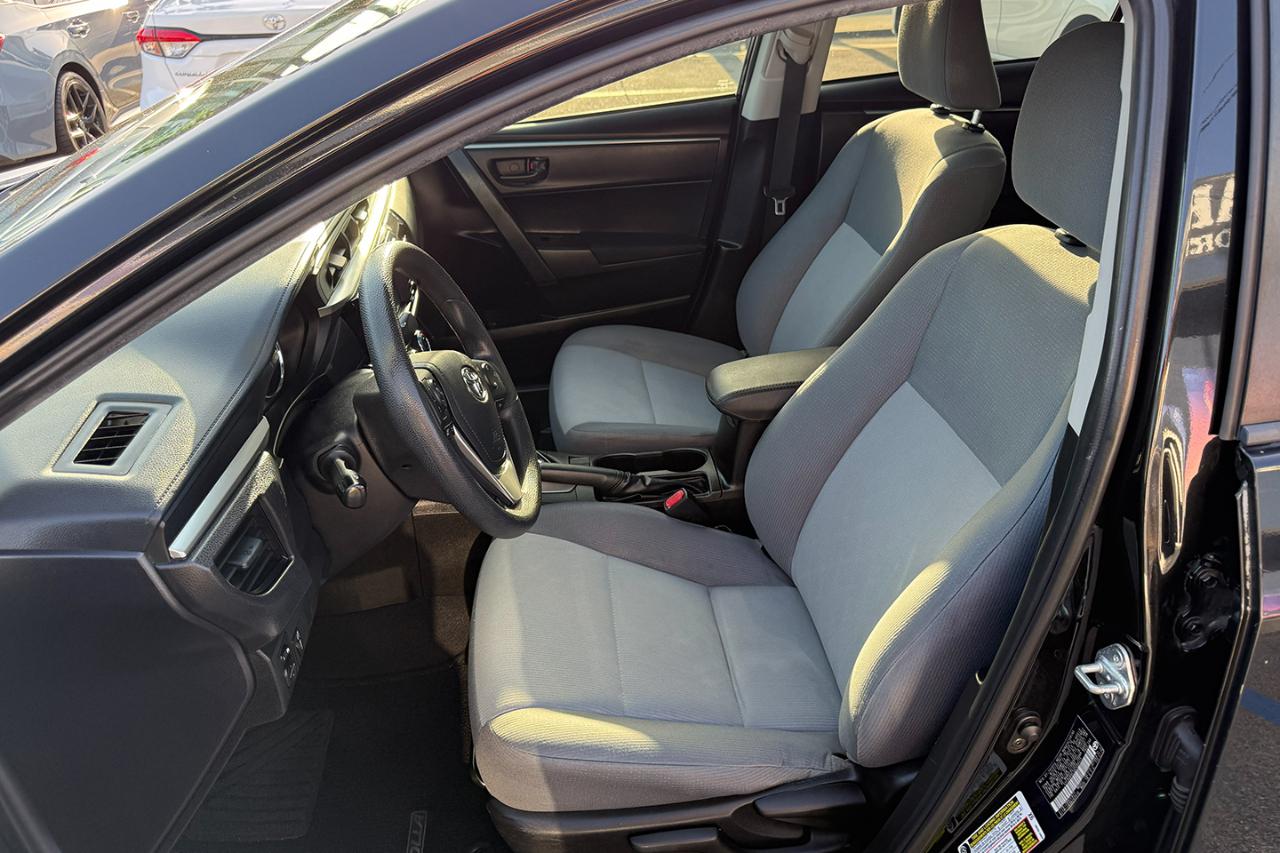 Toyota Corolla L 4-Speed AT 2016