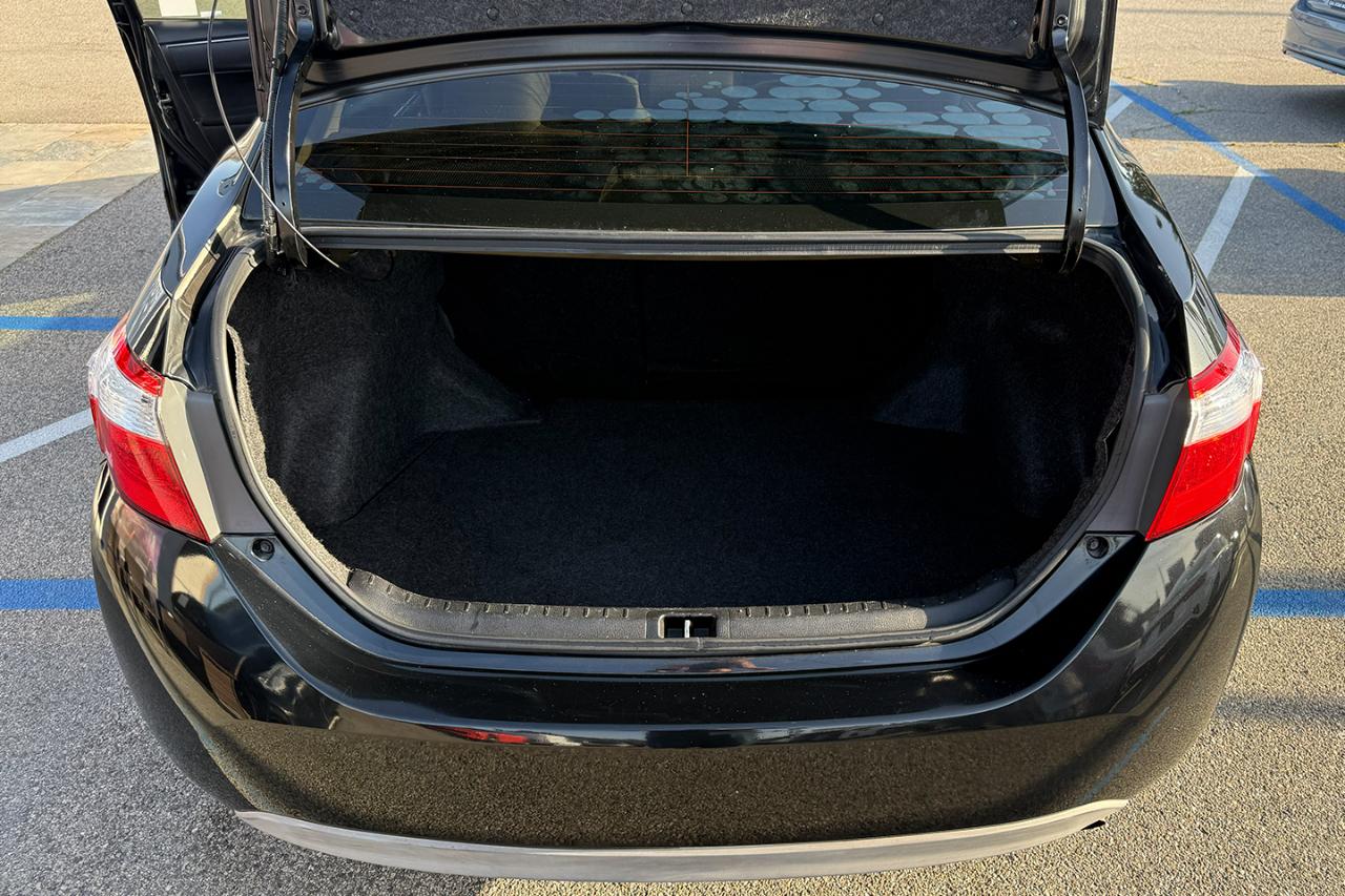 Toyota Corolla L 4-Speed AT 2016