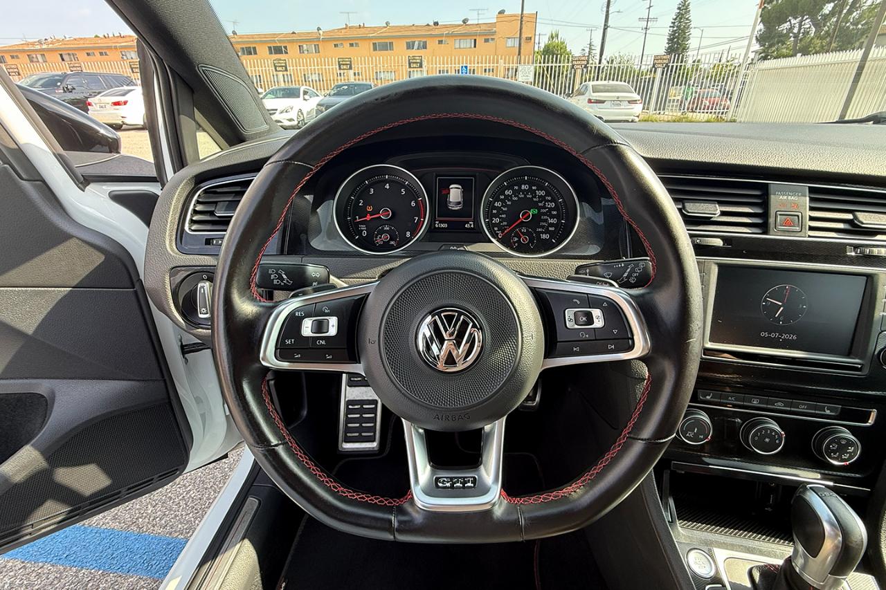 Volkswagen Golf GTI SE 6A 4-Door 2017
