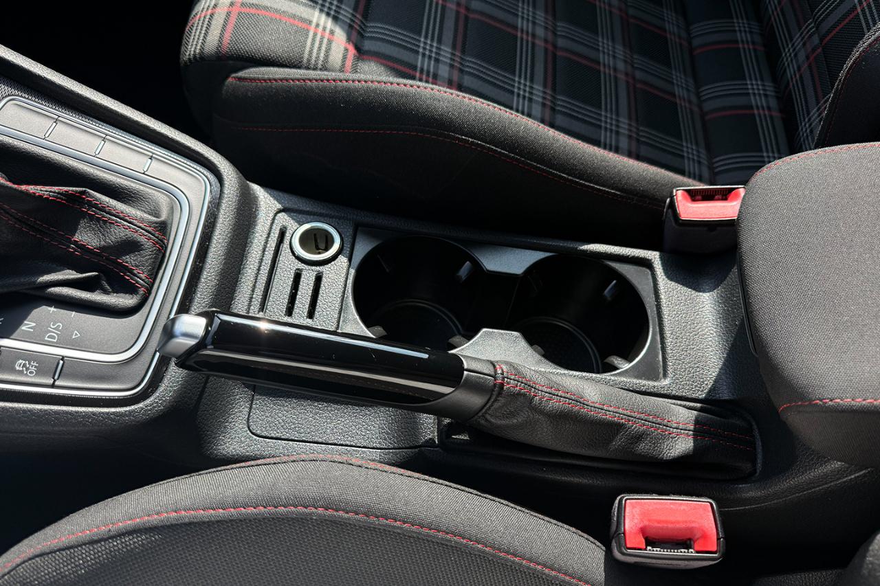 Volkswagen Golf GTI SE 6A 4-Door 2017