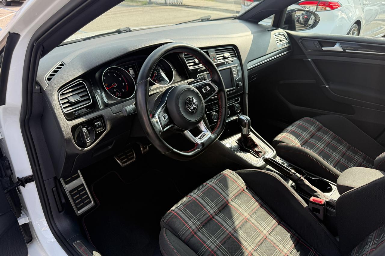 Volkswagen Golf GTI SE 6A 4-Door 2017