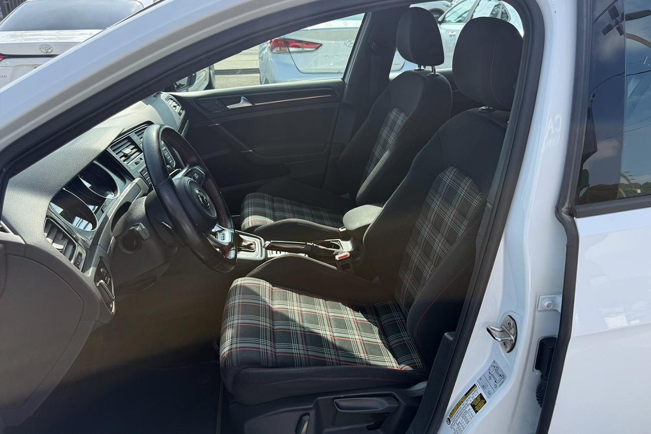Volkswagen Golf GTI SE 6A 4-Door 2017