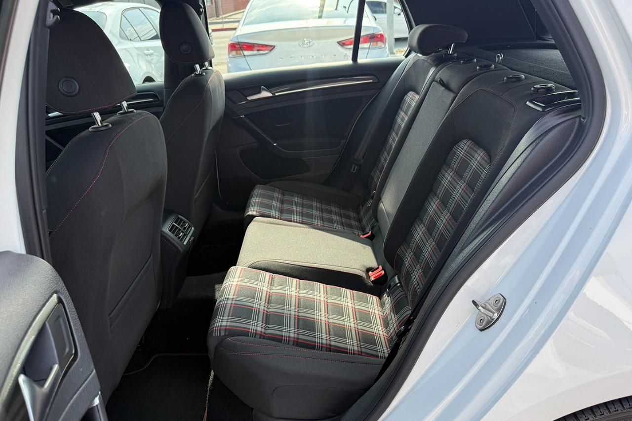 Volkswagen Golf GTI SE 6A 4-Door 2017