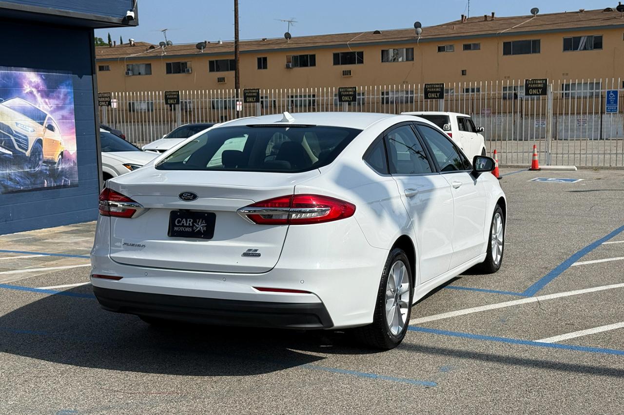 Ford Fusion Hybrid SE 2020