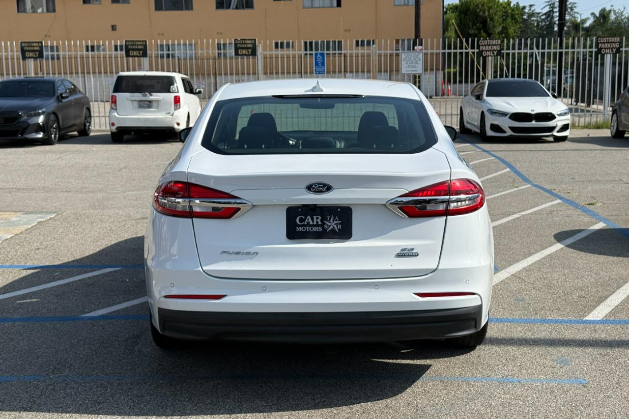 Ford Fusion Hybrid SE 2020