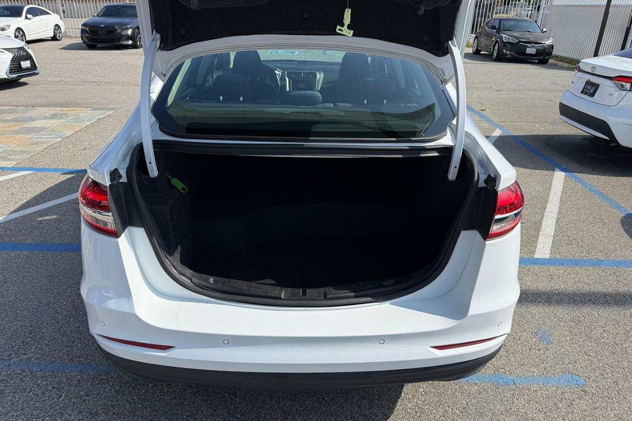 Ford Fusion Hybrid SE 2020