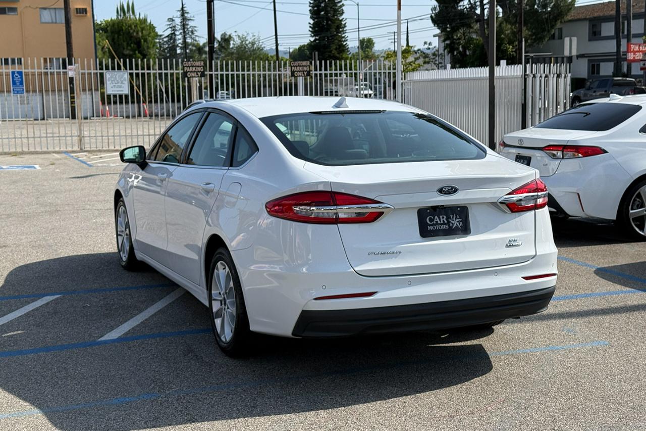 Ford Fusion Hybrid SE 2020